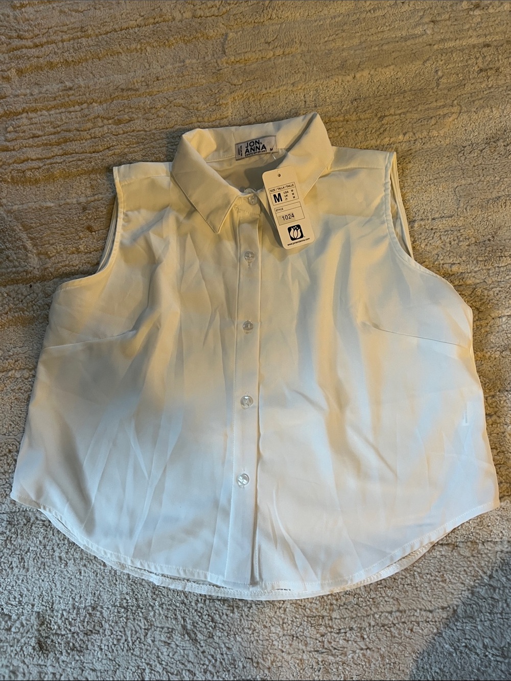 Jon & Anna White Sleeveless Button-Up Collared Top
